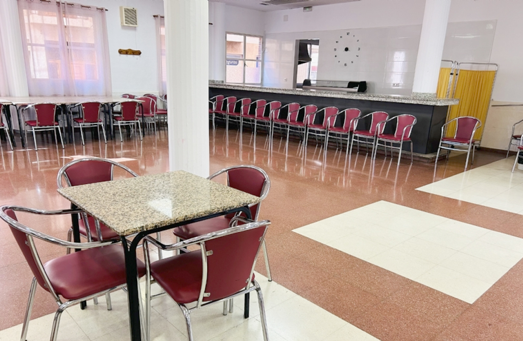 La cafetera del Centro Municipal de Personas Mayores no tiene quin la gestione